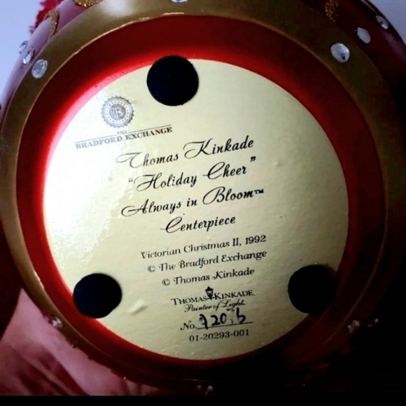 Thomas Kinkade Ligh Illuminated Holiday Floral Arrangement 14" - Picture 5 of 6